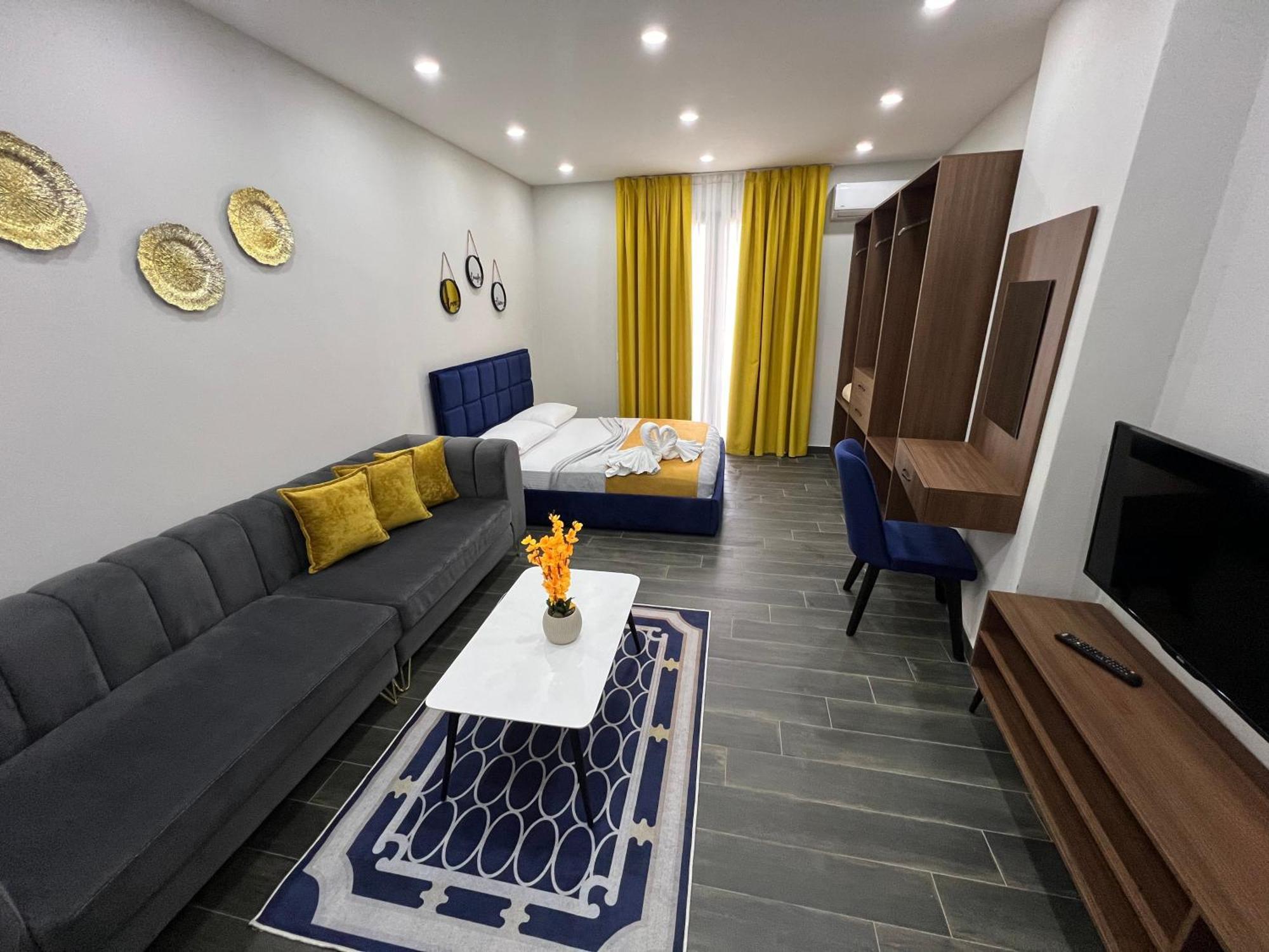Kryemëdhej Andor Luxury Hotel & Duplex מראה חיצוני תמונה