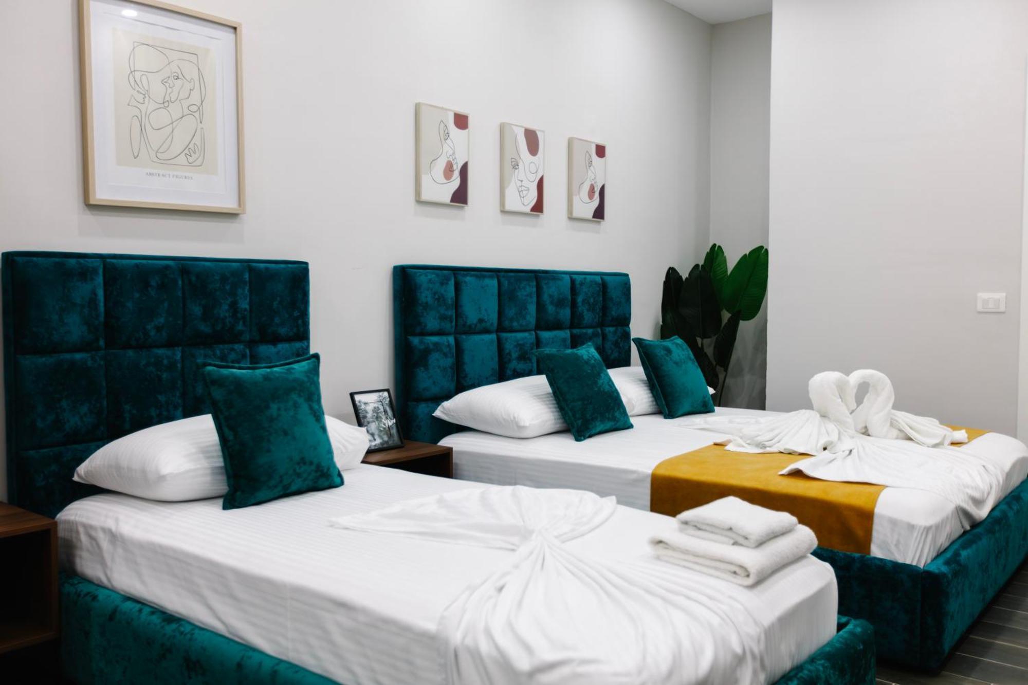 Kryemëdhej Andor Luxury Hotel & Duplex מראה חיצוני תמונה