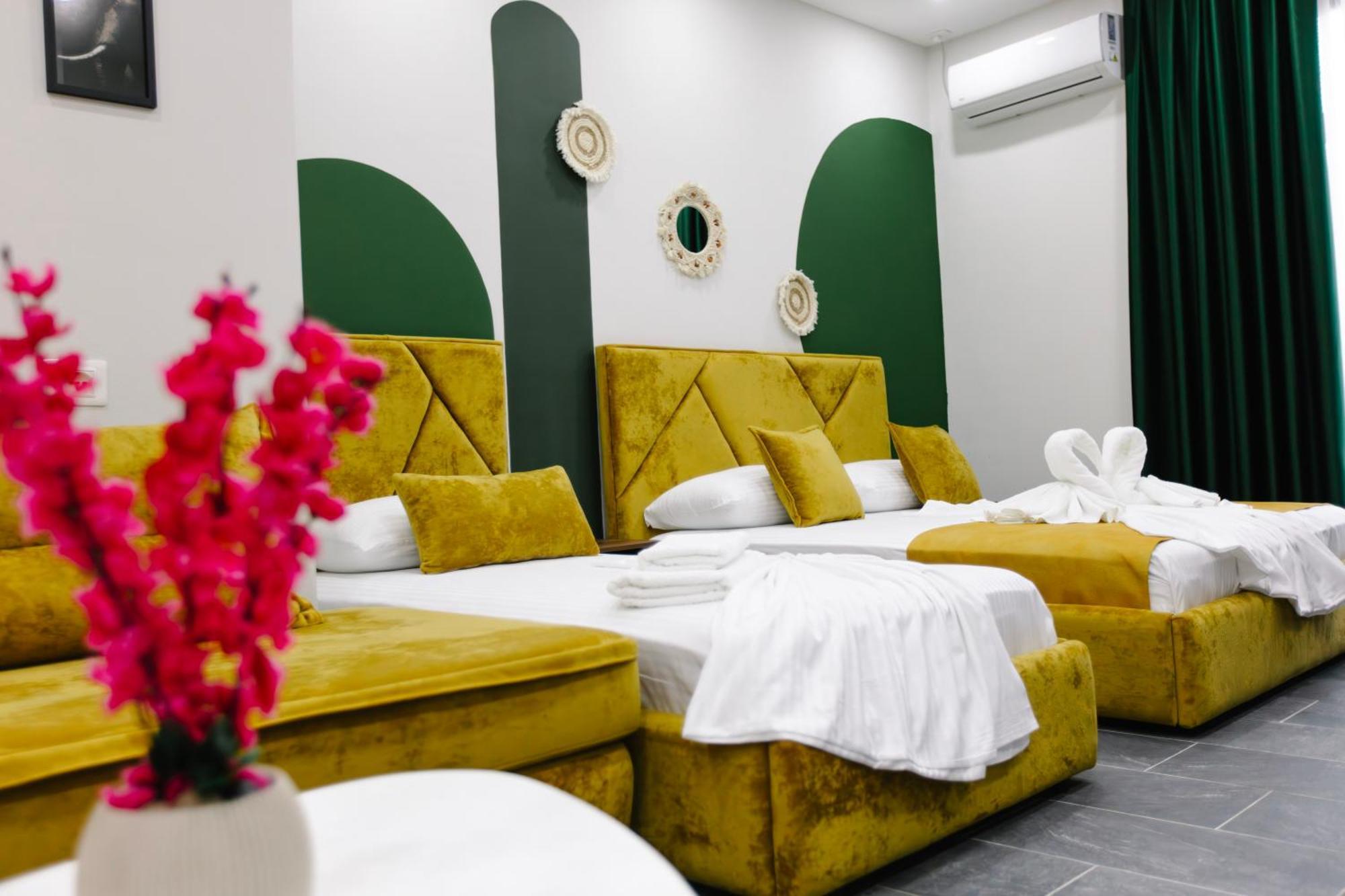 Kryemëdhej Andor Luxury Hotel & Duplex מראה חיצוני תמונה
