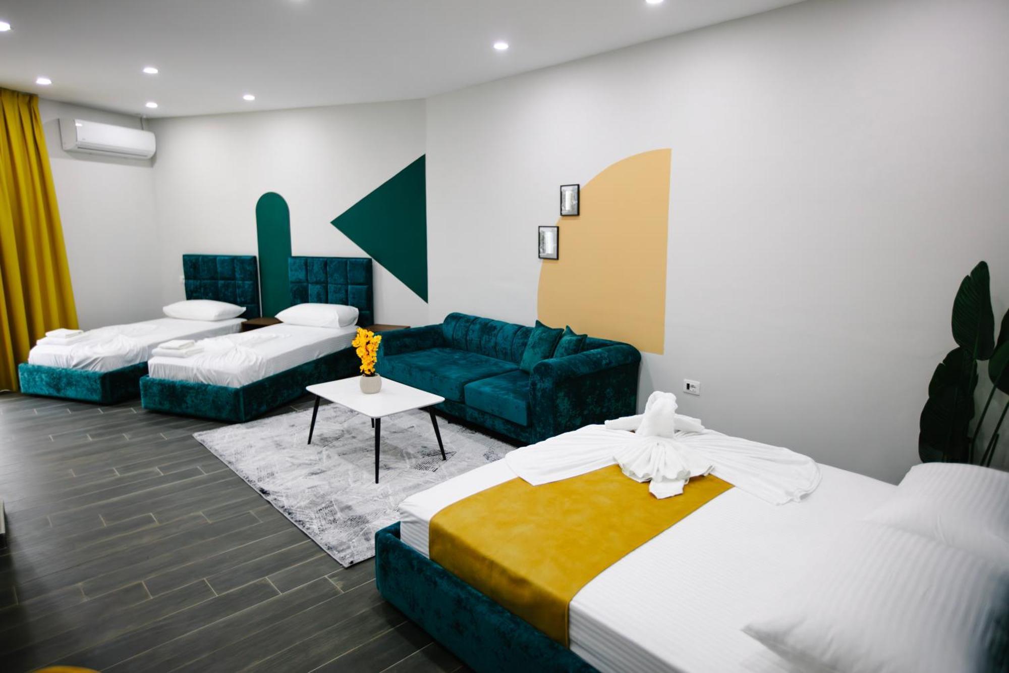 Kryemëdhej Andor Luxury Hotel & Duplex מראה חיצוני תמונה