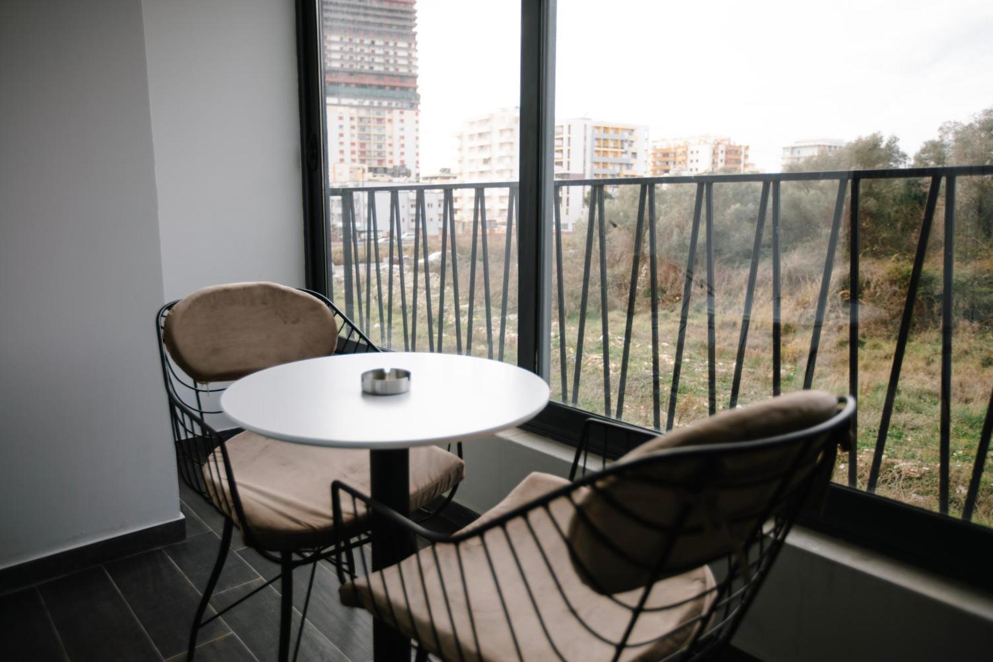 Kryemëdhej Andor Luxury Hotel & Duplex מראה חיצוני תמונה