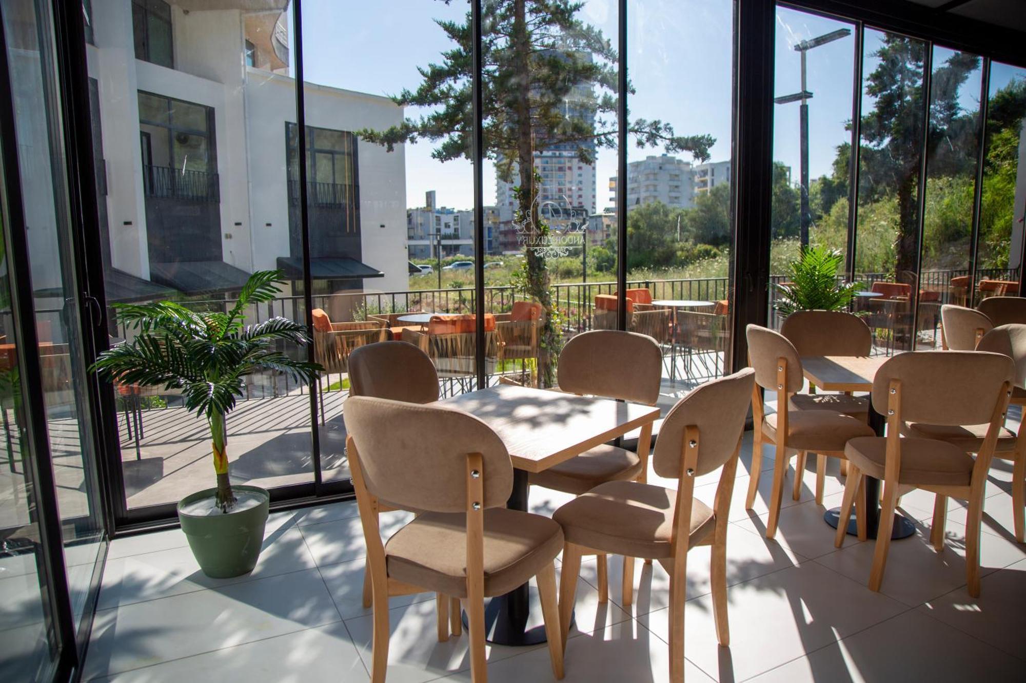 Kryemëdhej Andor Luxury Hotel & Duplex מראה חיצוני תמונה