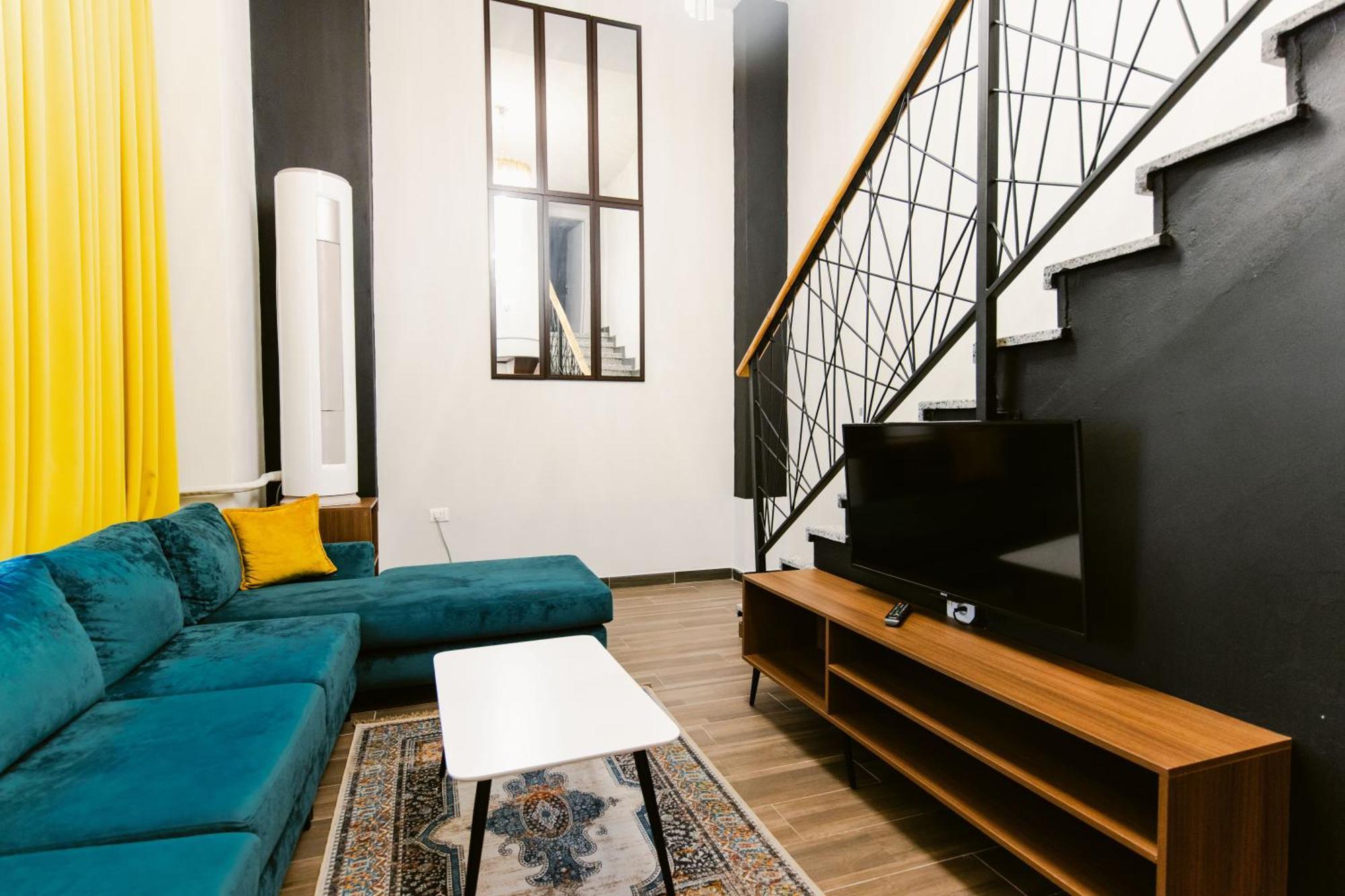 Kryemëdhej Andor Luxury Hotel & Duplex מראה חיצוני תמונה